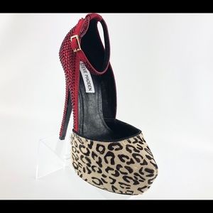 Steve Madden women’s  (Deeny-R ) platform heel